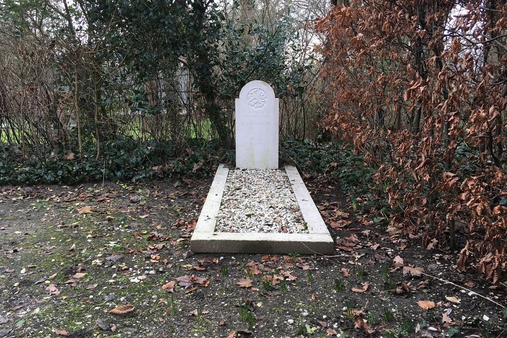 Dutch War Grave Municipal Cemetery Ouderkerk aan de Amstel #3
