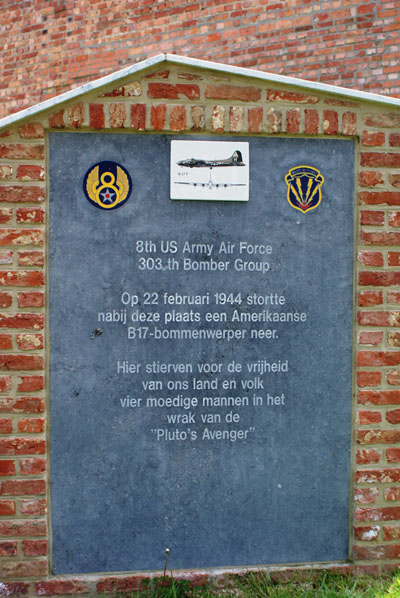 Monument B-17 