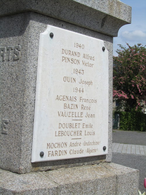 Oorlogsmonument Le Val-Saint-Pere #4