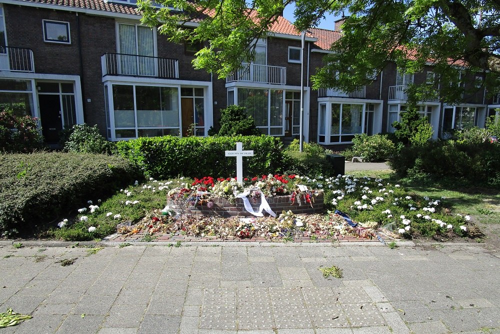 Remembrance Cross Spinbolplein #1