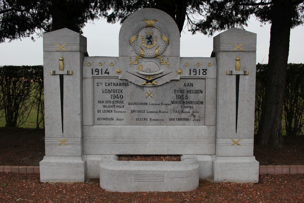 Oorlogsmonument Begraafplaats Sint-Katharina-Lombeek #1