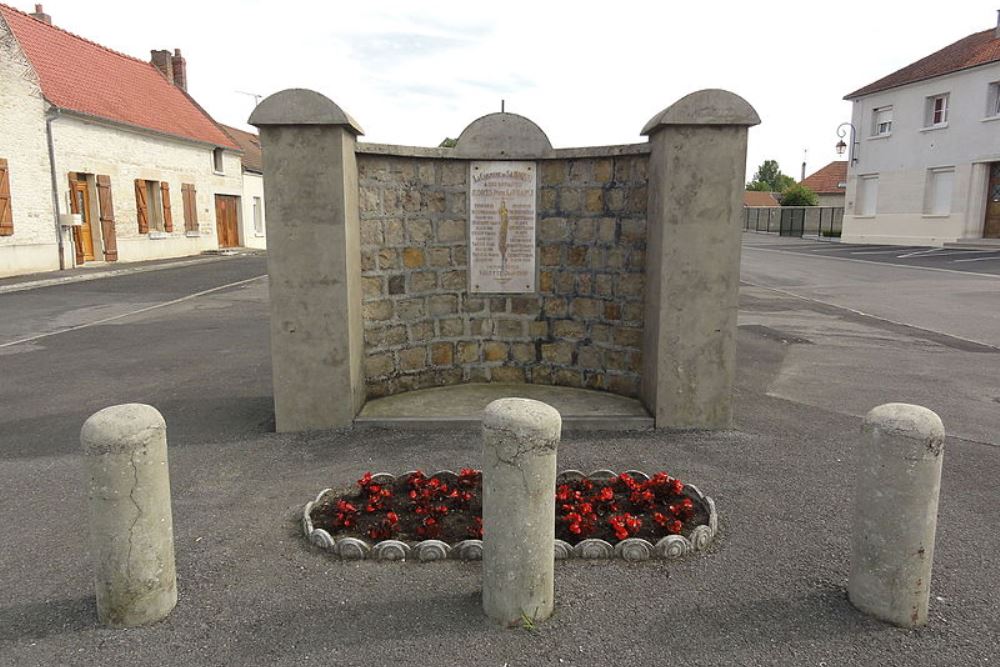 War Memorial Samoussy