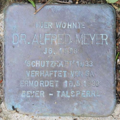 Stolperstein Helmutstrae 32 #1