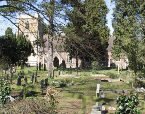 Commonwealth War Graves St. Cuthbert Churchyard