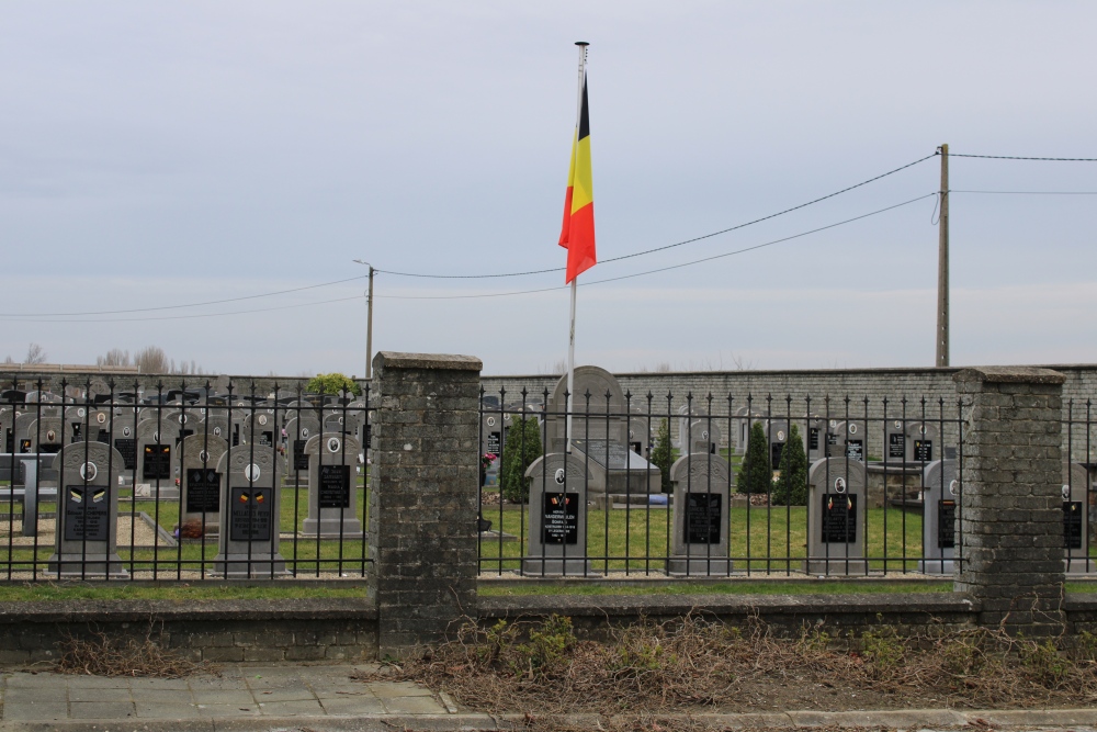 Belgische Graven Oudstrijders Waanrode Begraafplaats #1
