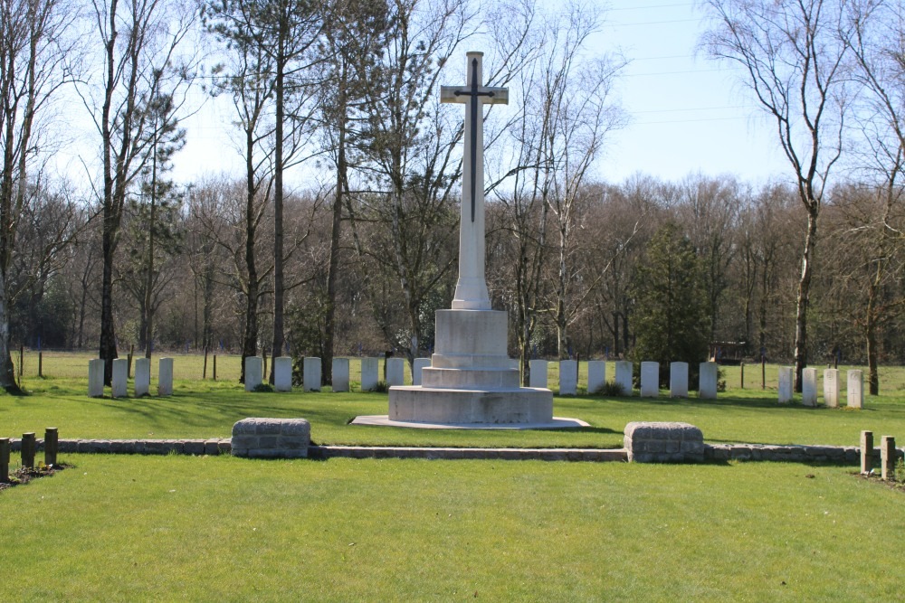 Commonwealth War Cemetery Hautrage #2