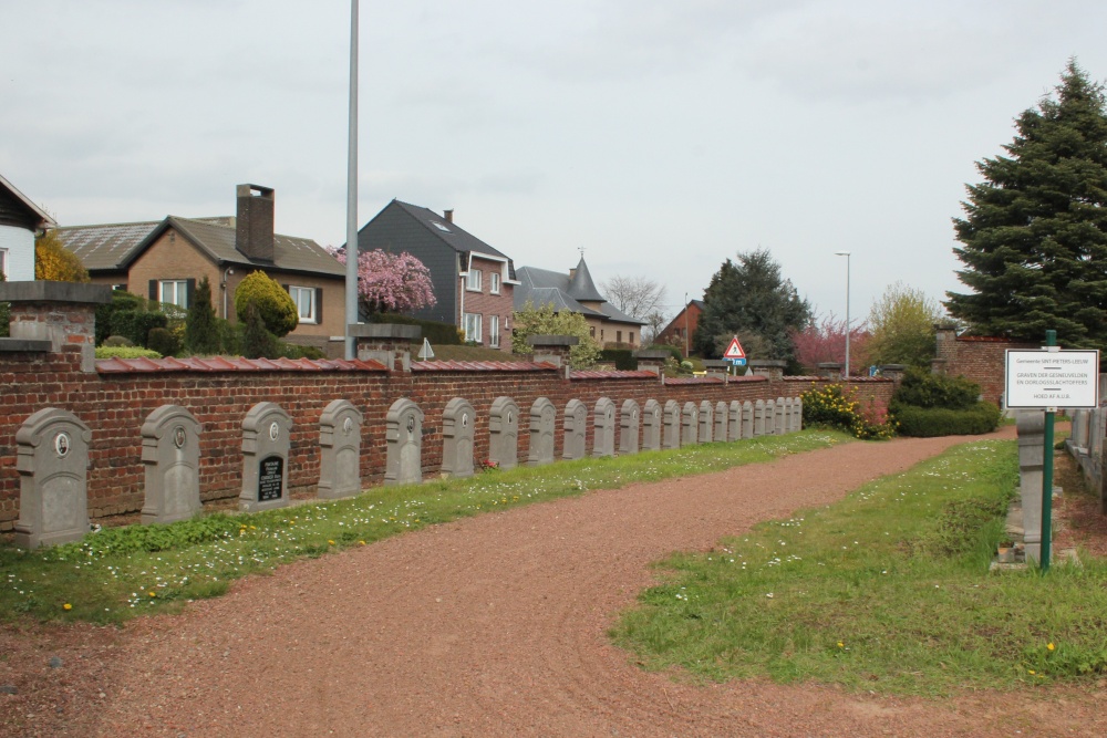 Belgische Graven Oudstrijders Sint-Pieters-Leeuw Begraafplaats #1
