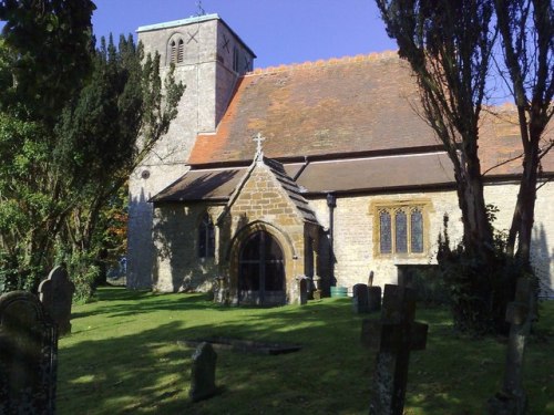 Commonwealth War Graves St. Nicholas of Myra Churchyard