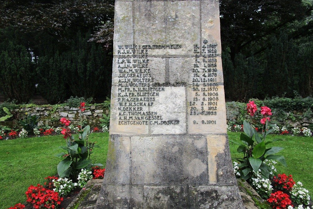 Oorlogsmonument Gemeentelijke Begraafplaats 