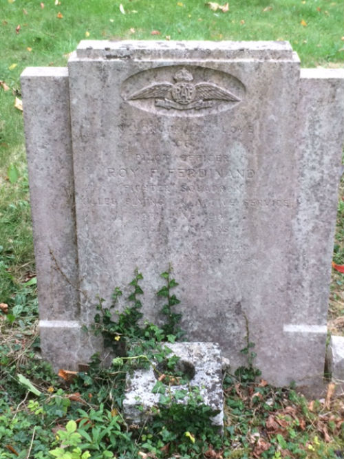 Commonwealth War Graves Chesham Bois Burial Ground #4