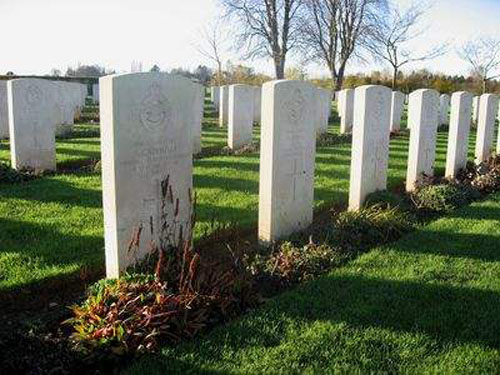 Commonwealth War Cemetery Banneville-la-Campagne #2