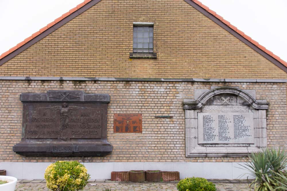 Gedenktekens Militaire kamp van Lombardsijde #1