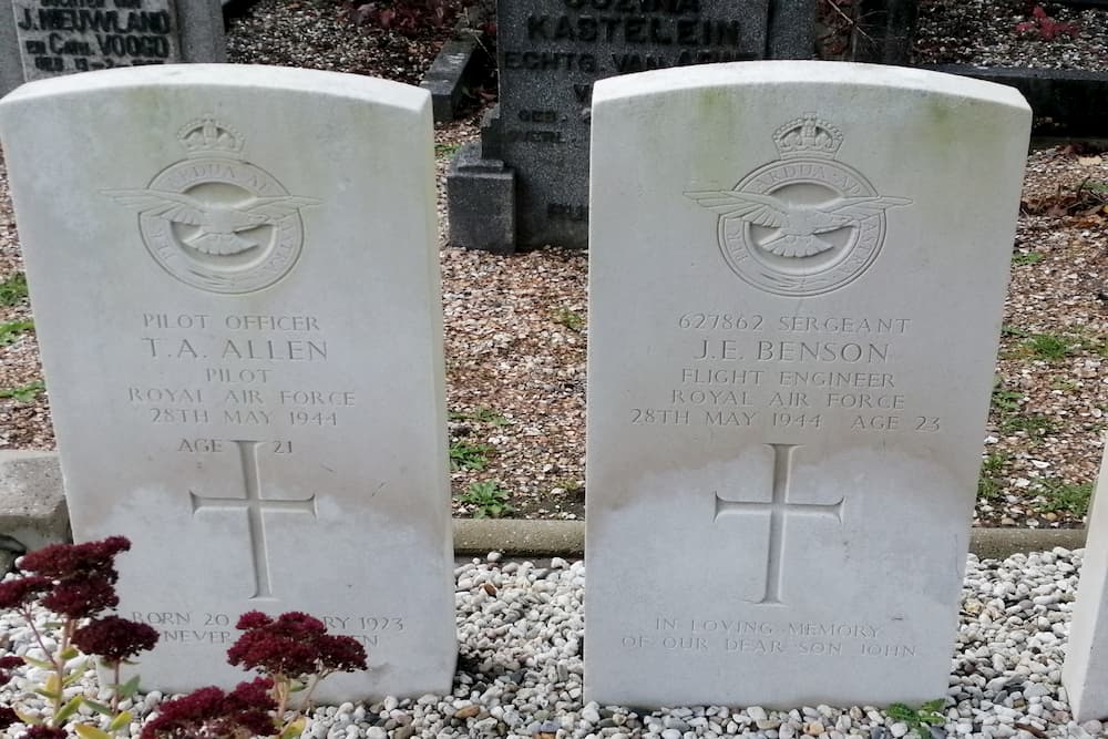 Commonwealth War Graves General Cemetery Sommelsdijk #2