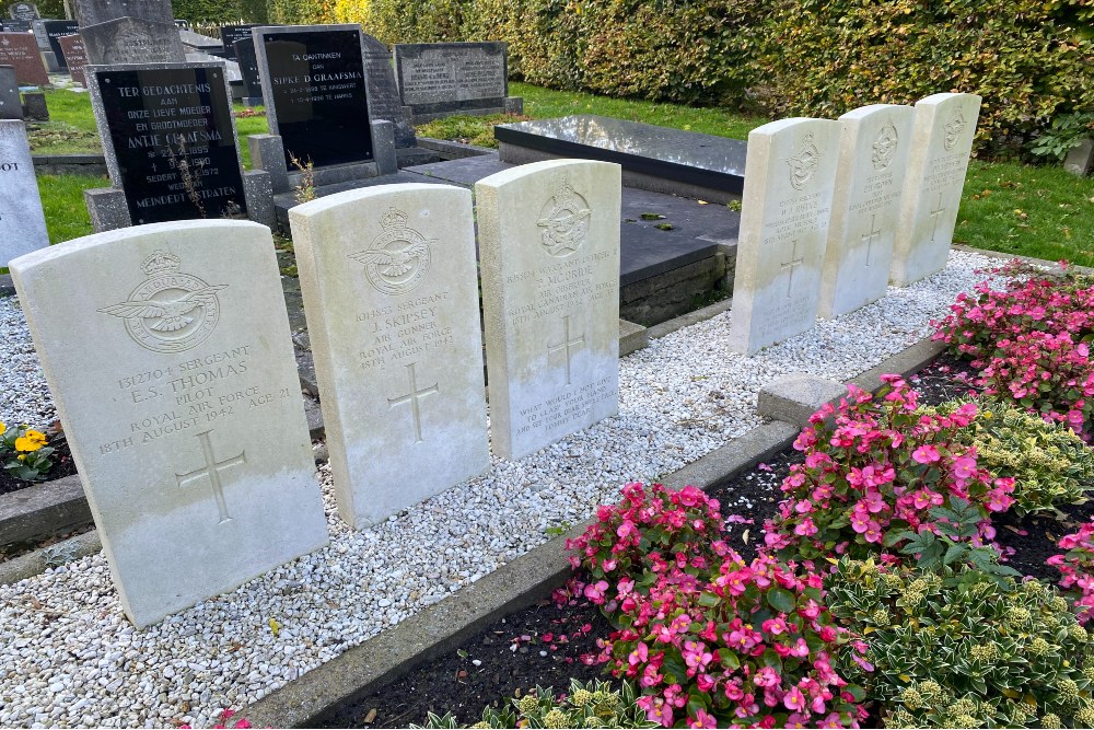 Oorlogsgraven van het Gemenebest Protestant Kerkhof Kimswerd #3