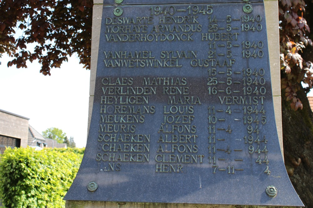 War Memorial Koersel #3