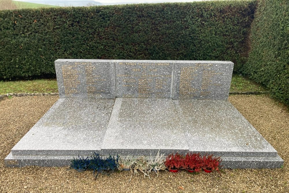 War Memorial Cemetery Langres #2