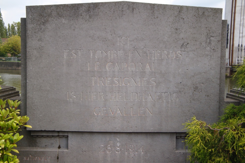 Monument Korporaal Tresignies Verbrande Brug #2