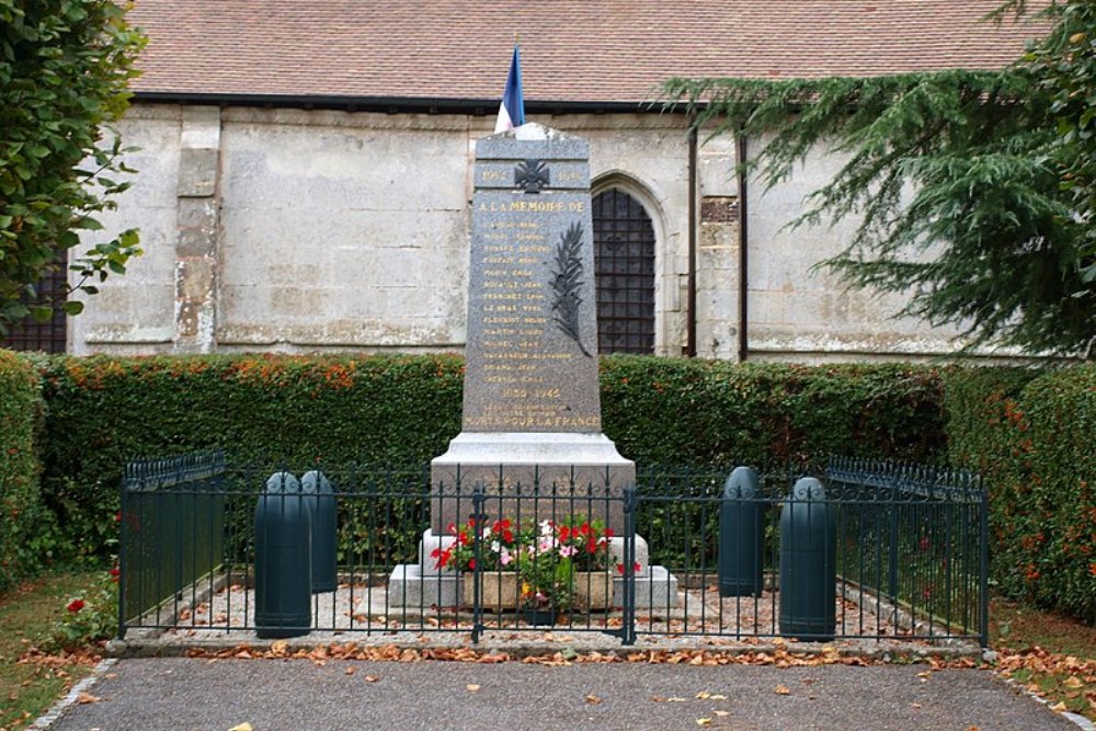 War Memorial Le Chesne #1