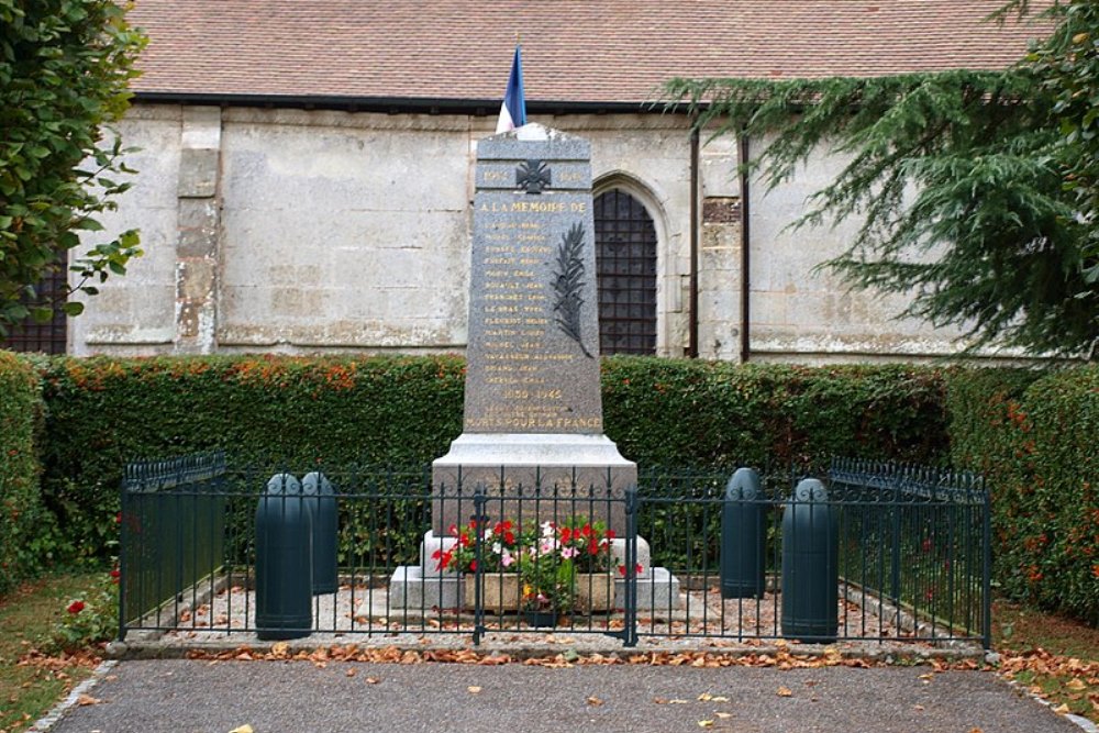 Oorlogsmonument Le Chesne #1