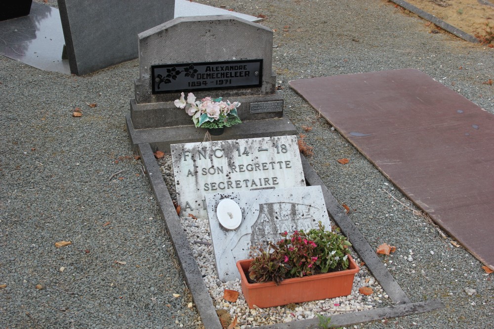 Belgische Graven Oudstrijders Bois-de-Lessines Kerkhof #2