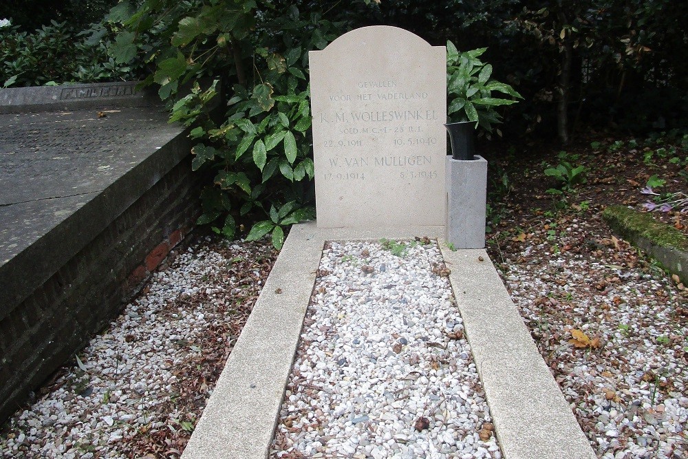 Nederlandse Oorlogsgraven Nederlands Hervormde Begraafplaats Voorschoten #2