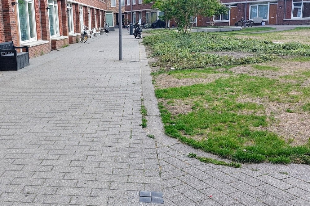 Stolpersteine Staringplein 23-25 (voorheen 1e Staringstraat 7) #4
