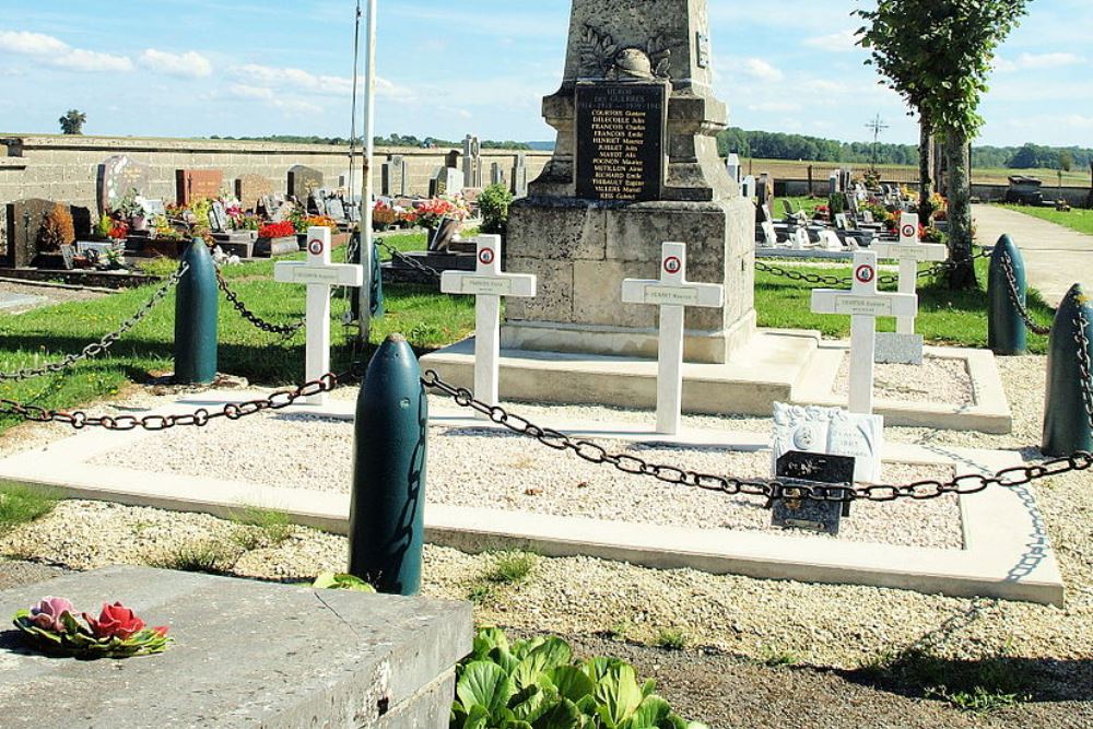 French War Graves Fossé #1