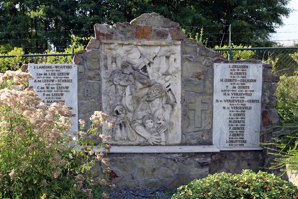 Monument Rooms Katholieke Begraafplaats Lutterade Geleen