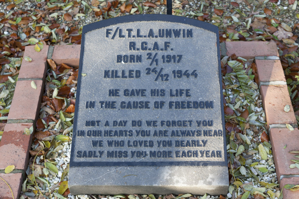 Commonwealth War Graves General Cemetery Woudenberg #3
