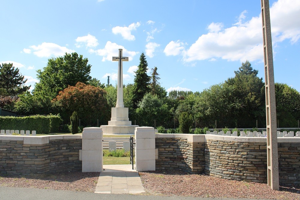 Commonwealth War Cemetery Vermelles #1