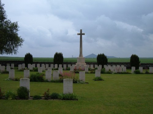 Commonwealth War Cemetery Bois-Carre #1