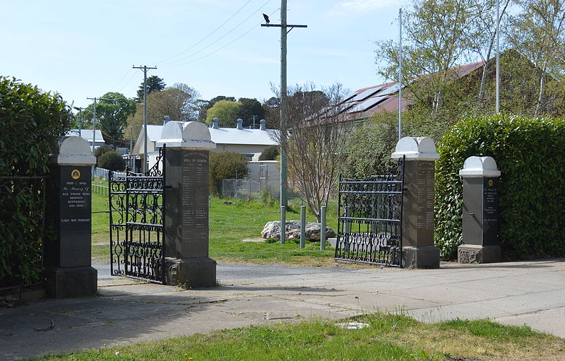 Oorlogsmonument Millthorpe #1