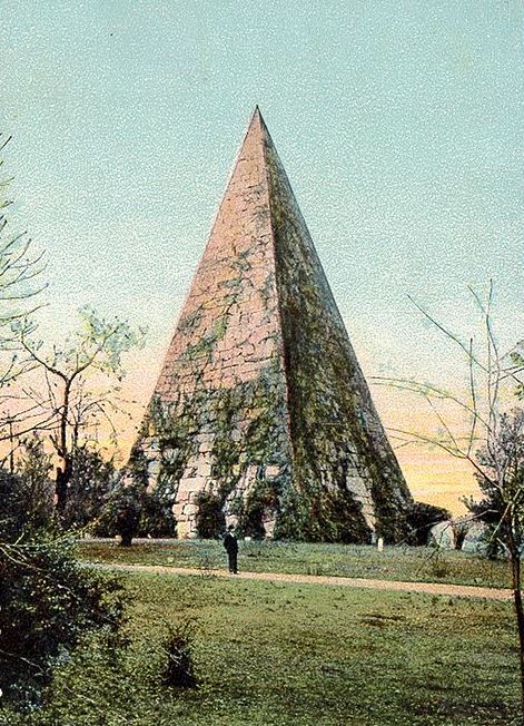 Herdenkingspyramide Hollywood Cemetery #1
