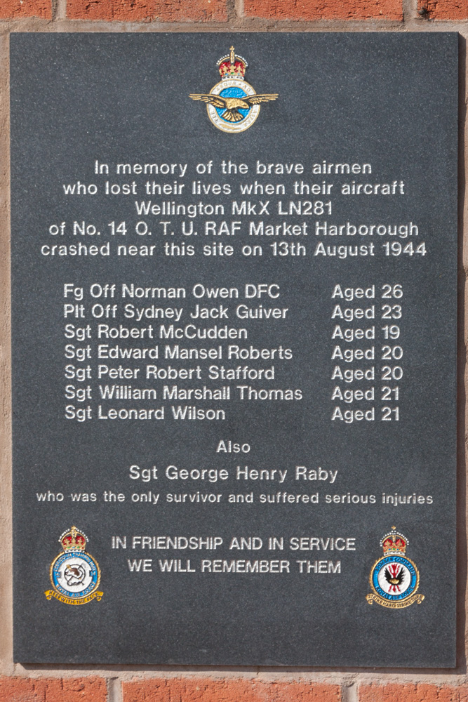 Memorial Wellington LN281 #2