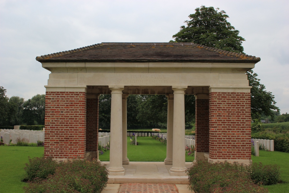 Commonwealth War Cemetery Fifteen Ravine #1