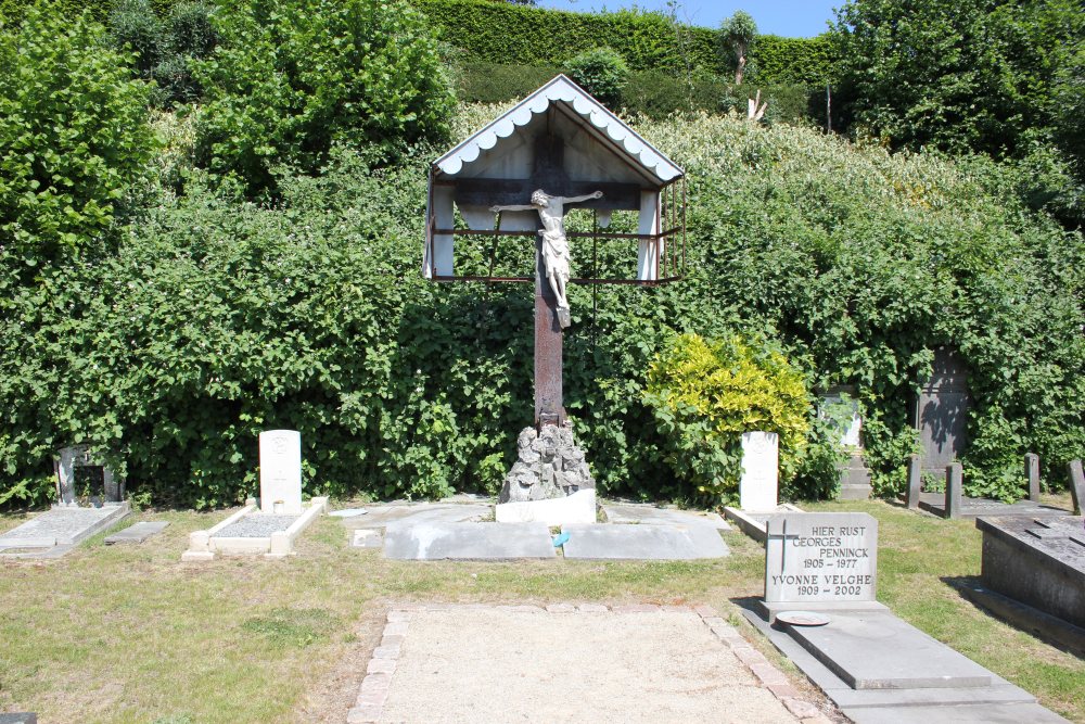 Commonwealth War Graves Bevere #2