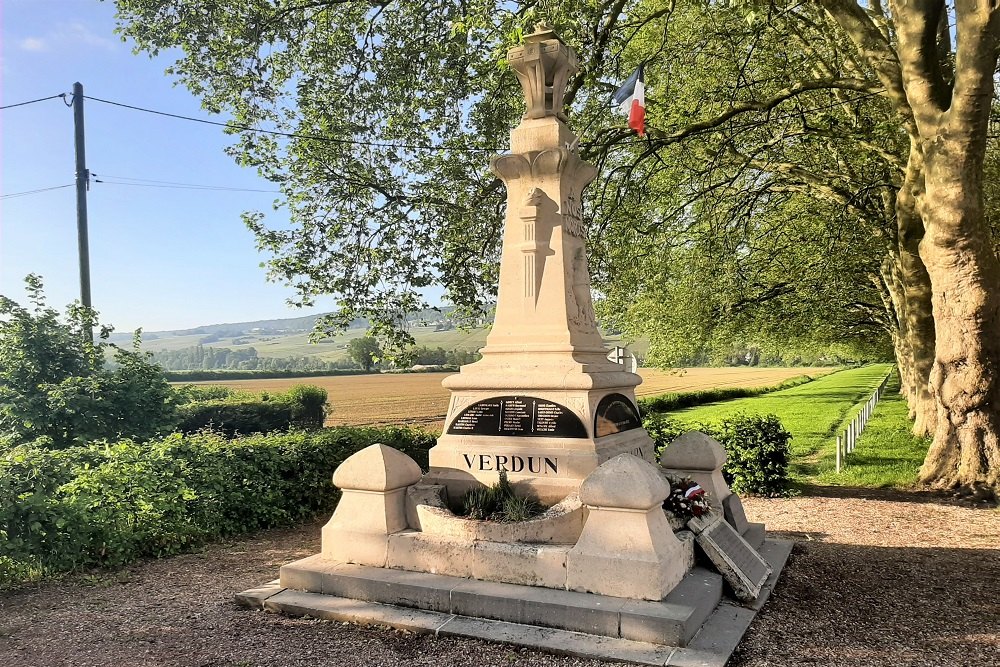 War Memorial Damery