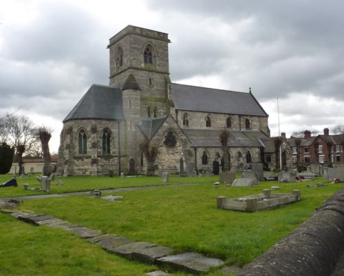 Commonwealth War Grave St. Luke the Evangelist Churchyard #1