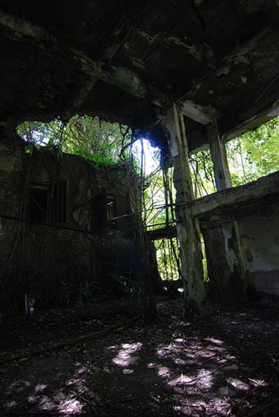 Ruïne Japans Hoofdkwartier Peleliu #2