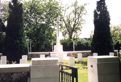 Commonwealth War Graves St. Erme Extension