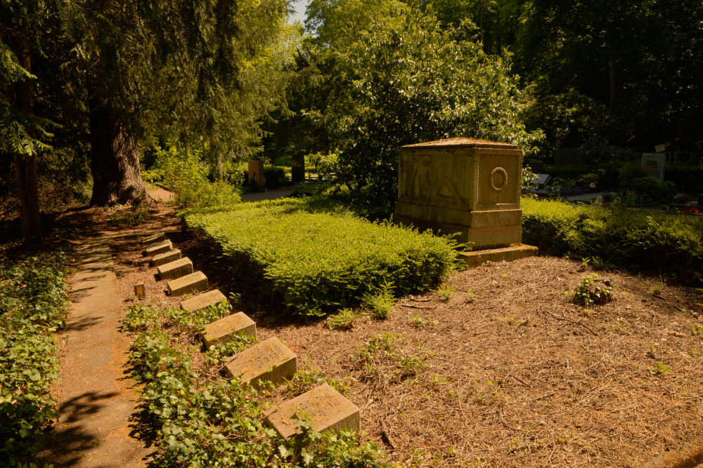 Grave Victims Air Raid 12.03.1918 #2