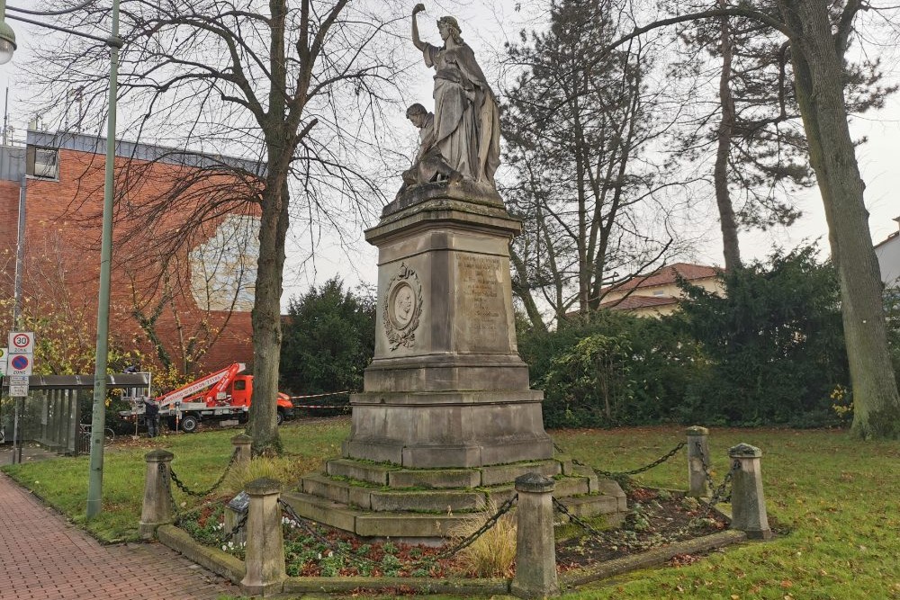 War Memorial Waltrop #4