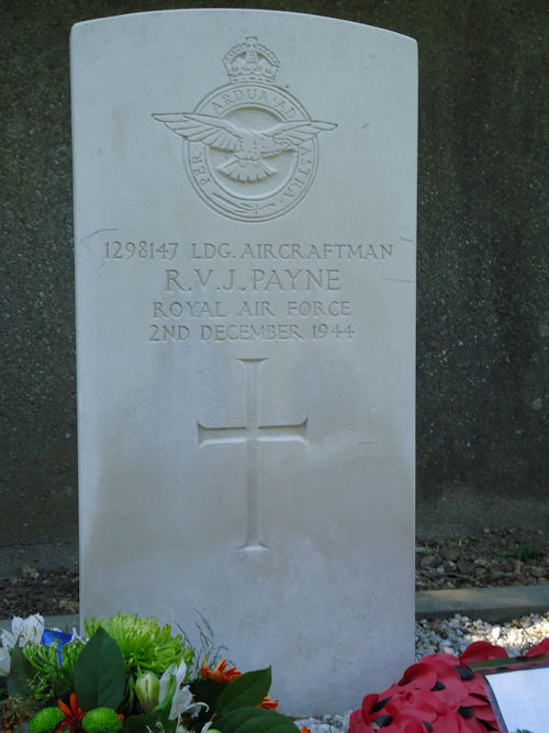 Commonwealth War Graves Protestant Cemetery Grevenbicht #4