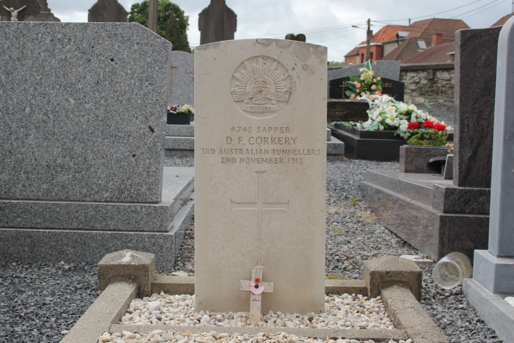 Commonwealth War Grave Saint-Maur #3