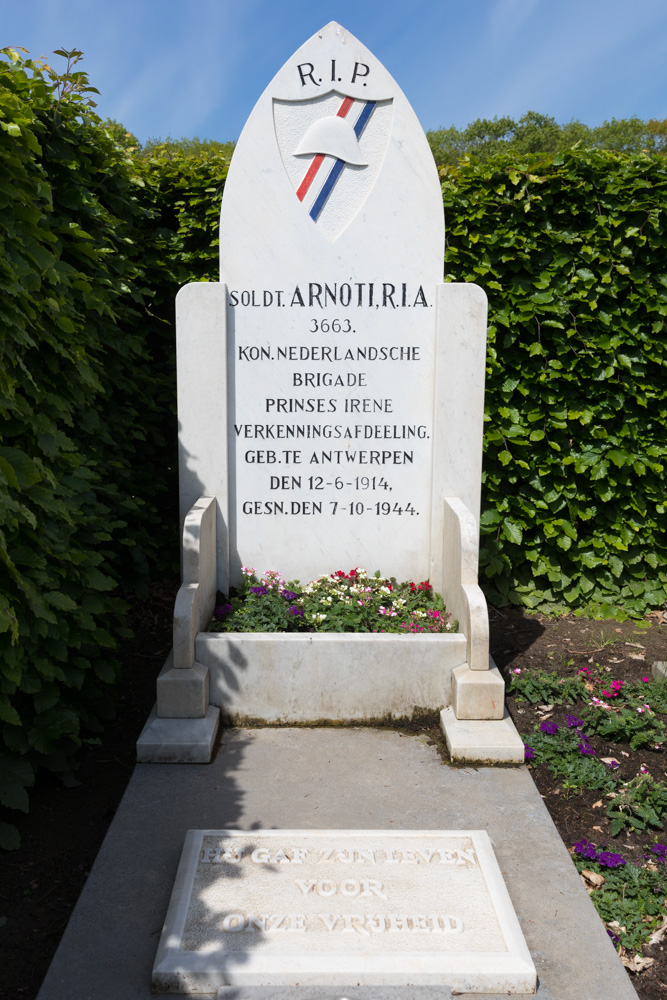 Dutch War Graves Protestant Cemetery Horssen #3