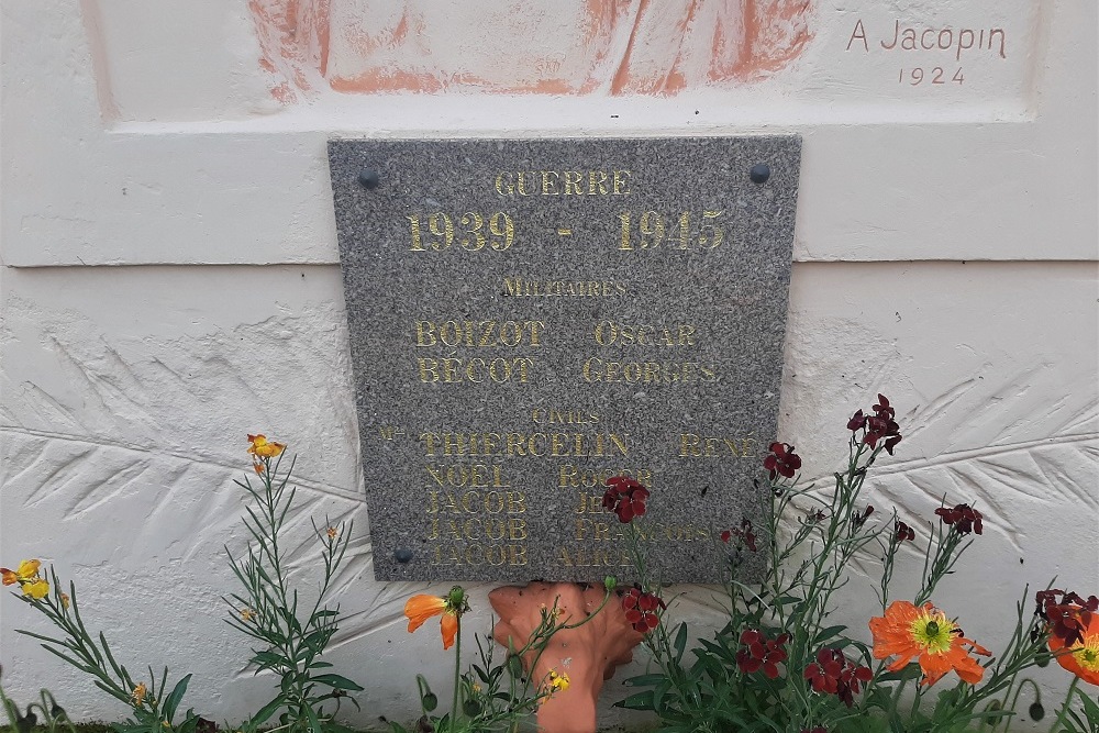 Oorlogsmonument Troissy #3