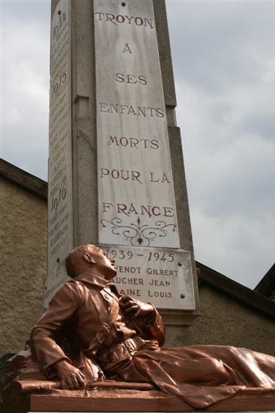 Oorlogsmonument Troyon #2