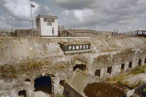 Fort Island Pampus