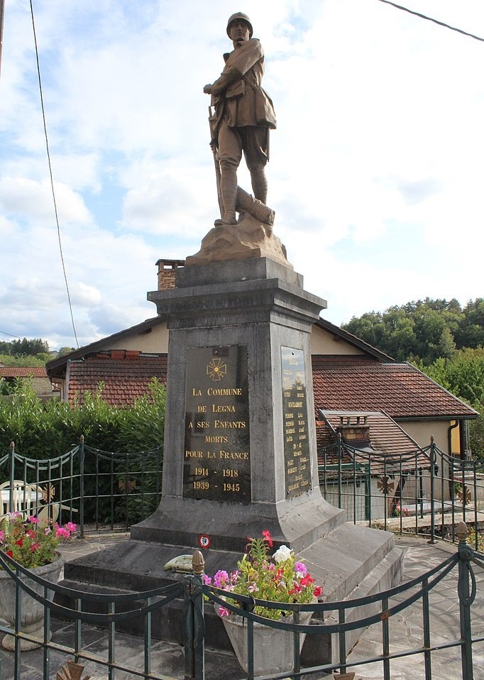 War Memorial Légna #1