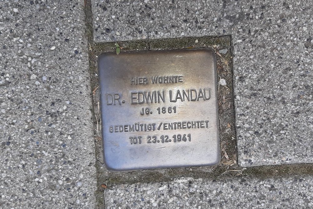 Stolpersteine Deinhardplatz 4